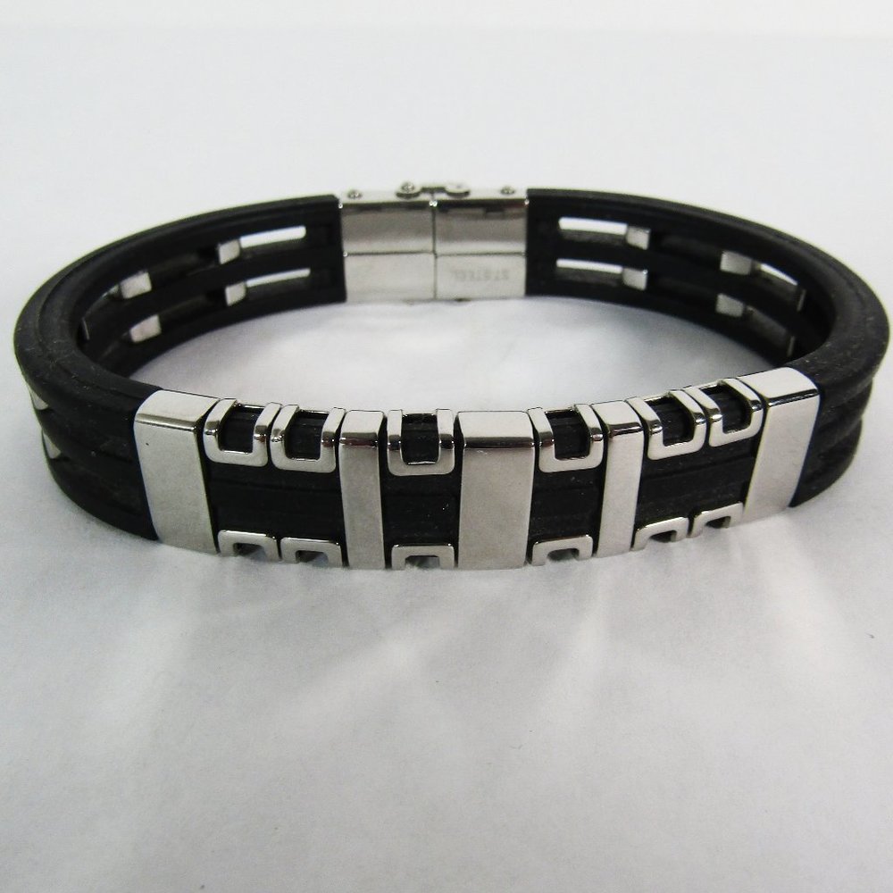Mens Stainless And Rubber 8" Bracelet Magnet Clasp